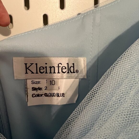 Prom Princess Ballgown in shimmery blue - Picture 11 of 11